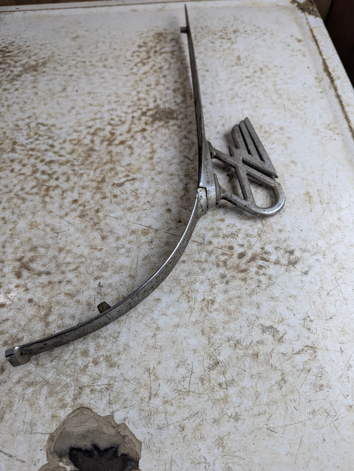 Vintage 1947-67 Austin A40 "Flying A" Hood Ornament and Trim #7'2953'6