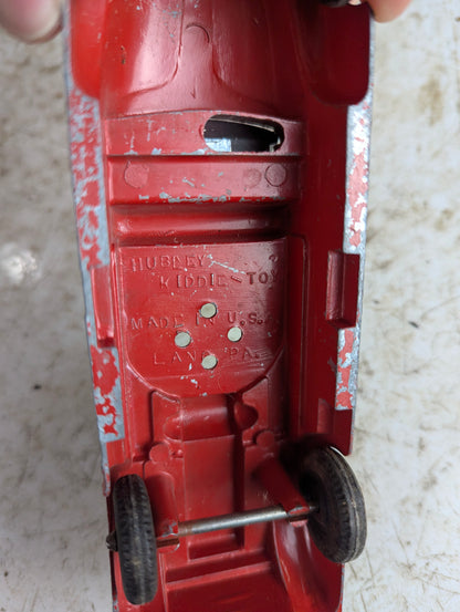 Vintage 1950s Hubley Kiddie Toy Fire Engine No. 465 - view 4