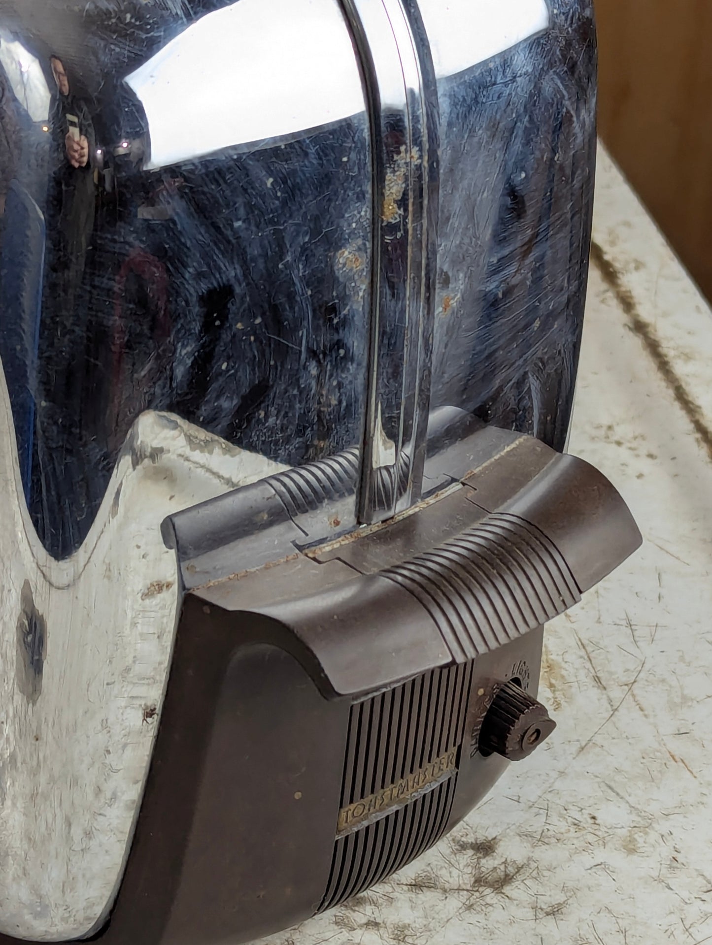Vintage 1950s Toastmaster 1B14 Electric Toaster - Working - view 3