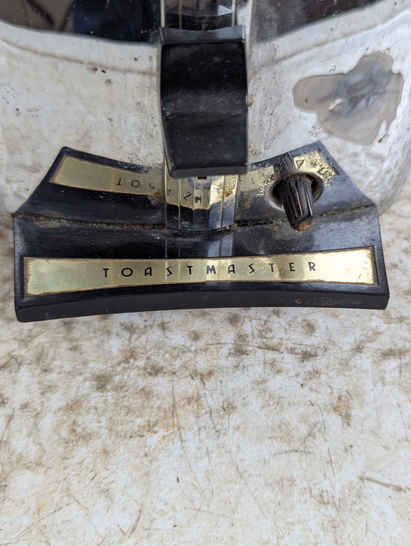 Vintage 1950s Toastmaster Toaster Model 1B24 - view 6
