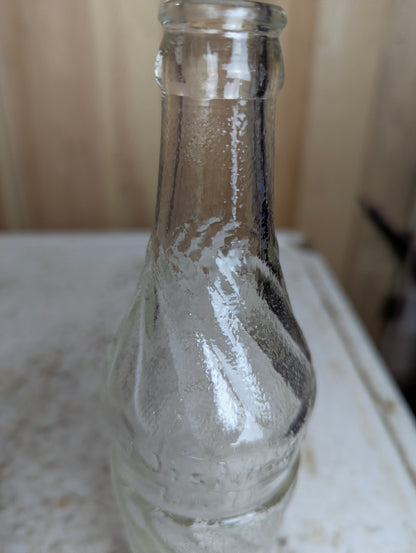 Vintage 1960’s Wishing Well 10 Fl. Oz. Embossed Soda Bottle - view 7
