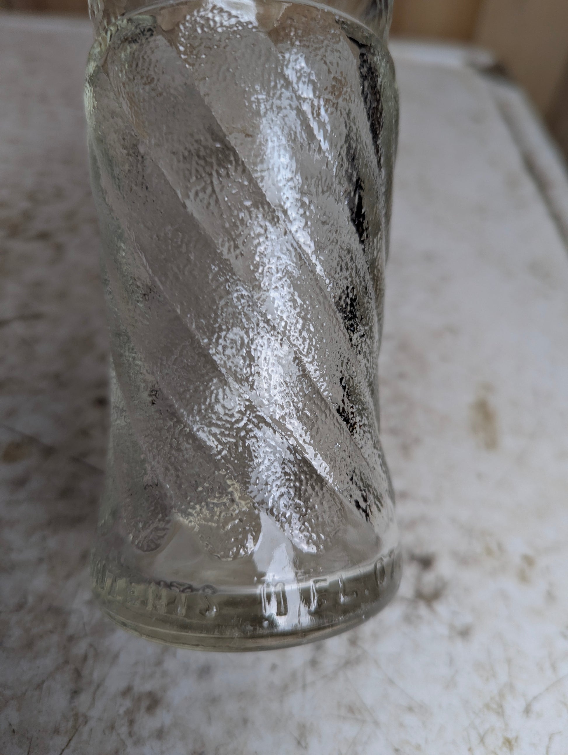 Vintage 1960’s Wishing Well 10 Fl. Oz. Embossed Soda Bottle - view 8