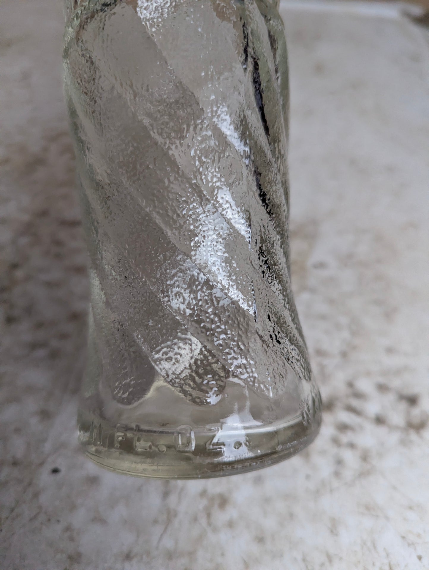Vintage 1960’s Wishing Well 10 Fl. Oz. Embossed Soda Bottle - view 9