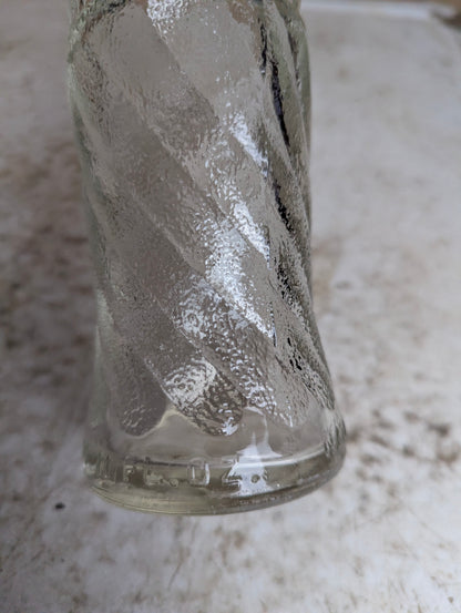 Vintage 1960’s Wishing Well 10 Fl. Oz. Embossed Soda Bottle - view 9