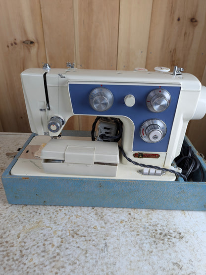 Vintage 1960s Imperial Model 5L5 Portable Sewing Machine