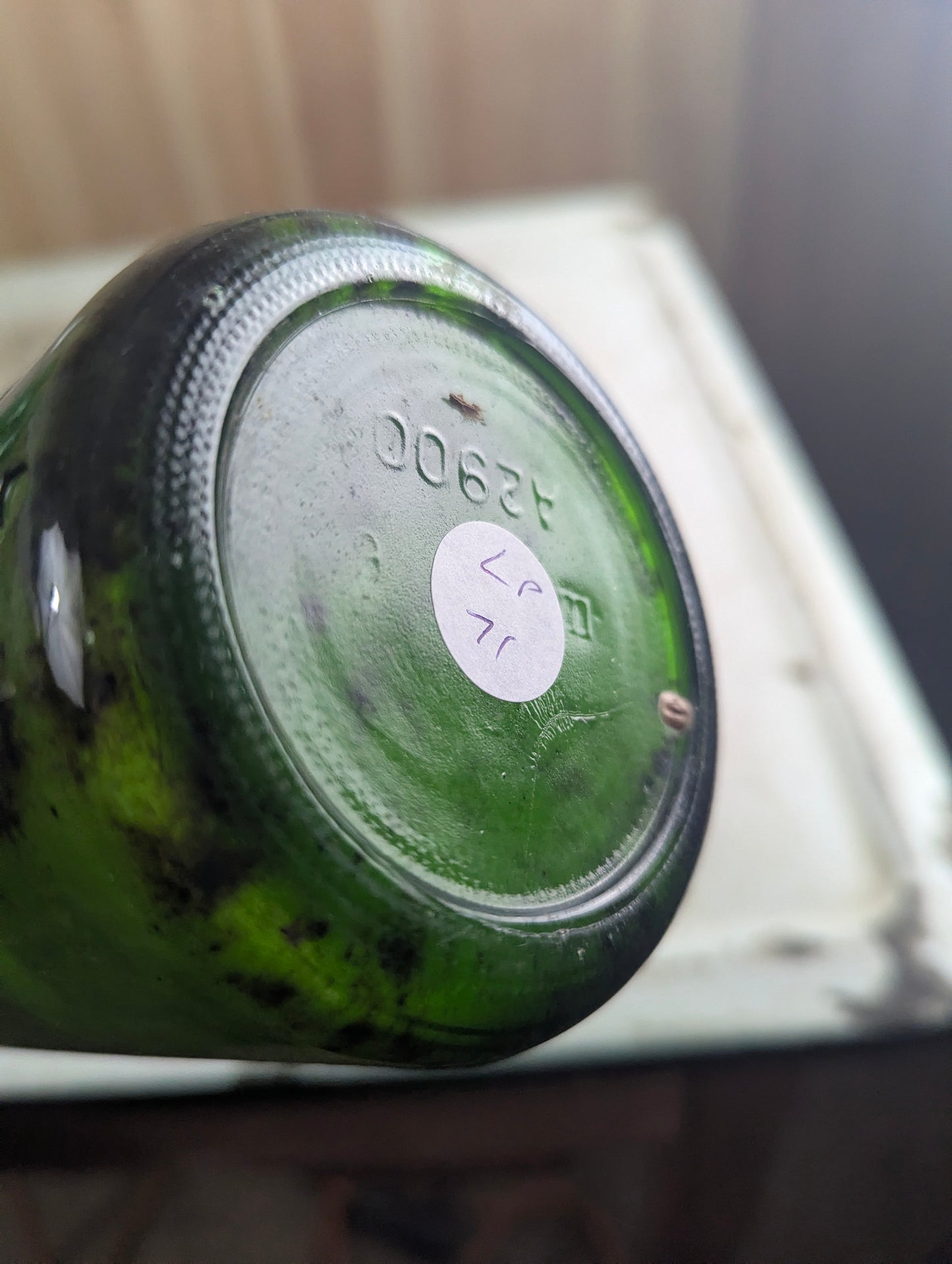 Vintage 30oz Domino Dry Ginger Ale Green Glass Paper Label Soda Bottle - view 4