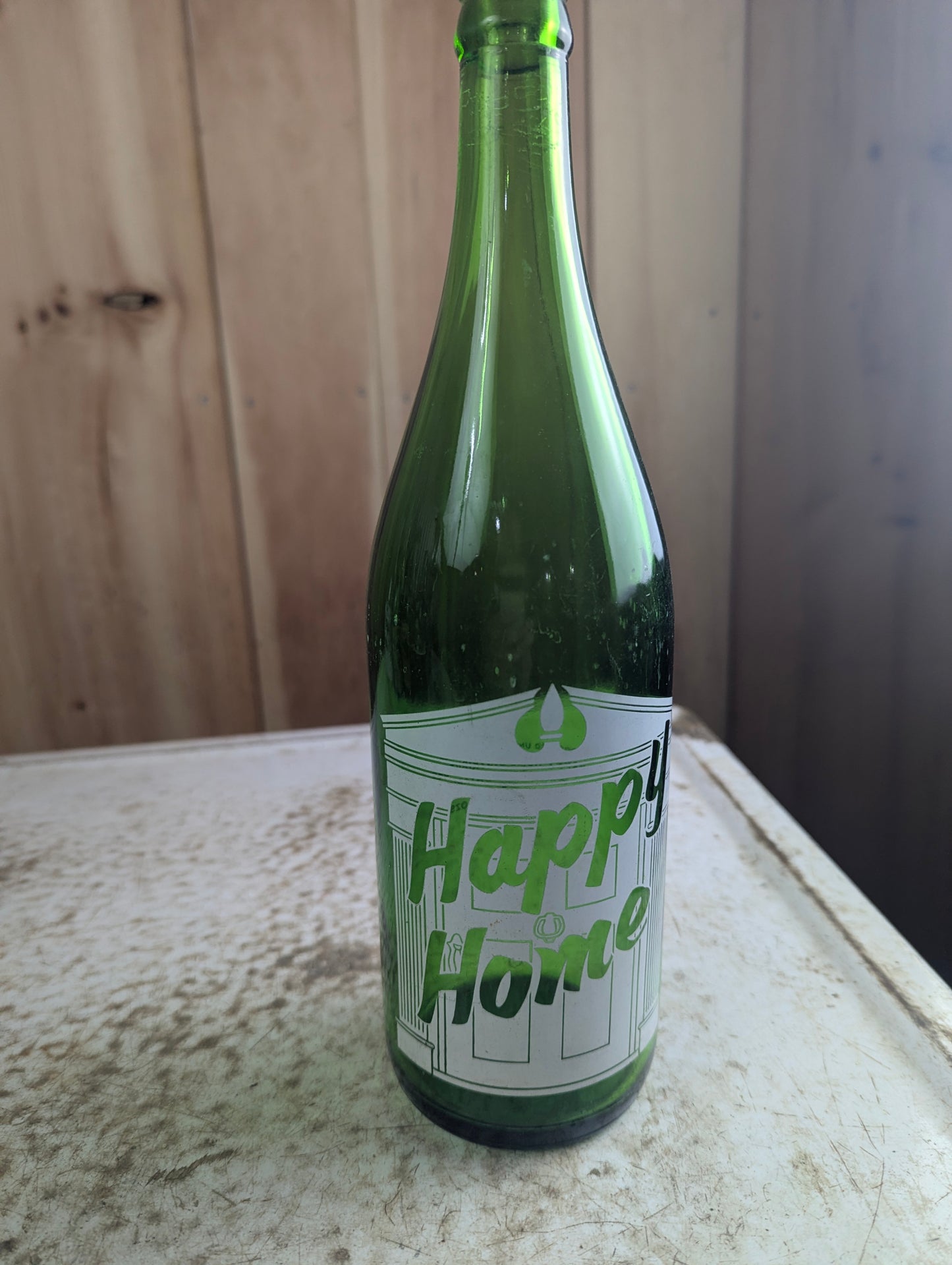 Vintage 30oz Happy Home Windsor Green Glass ACL Soda Bottle