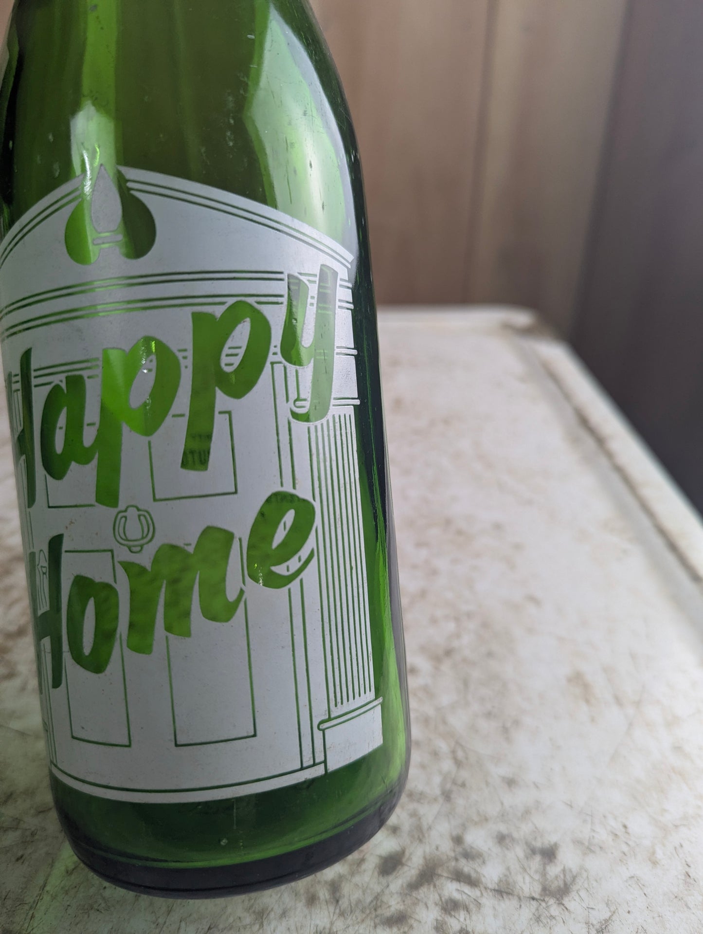 Vintage 30oz Happy Home Windsor Green Glass ACL Soda Bottle - view 3