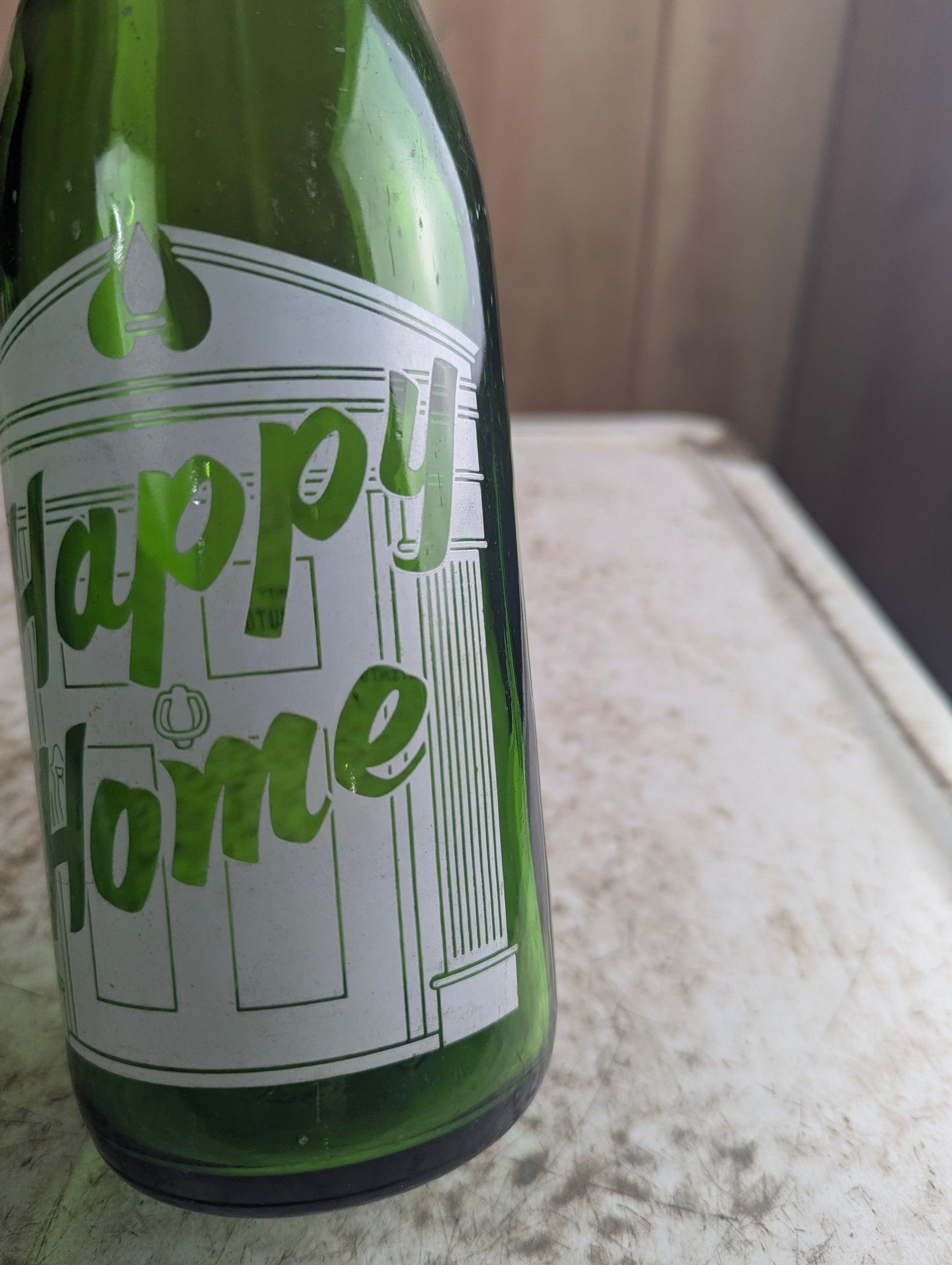 Vintage 30oz Happy Home Windsor Green Glass ACL Soda Bottle - view 3