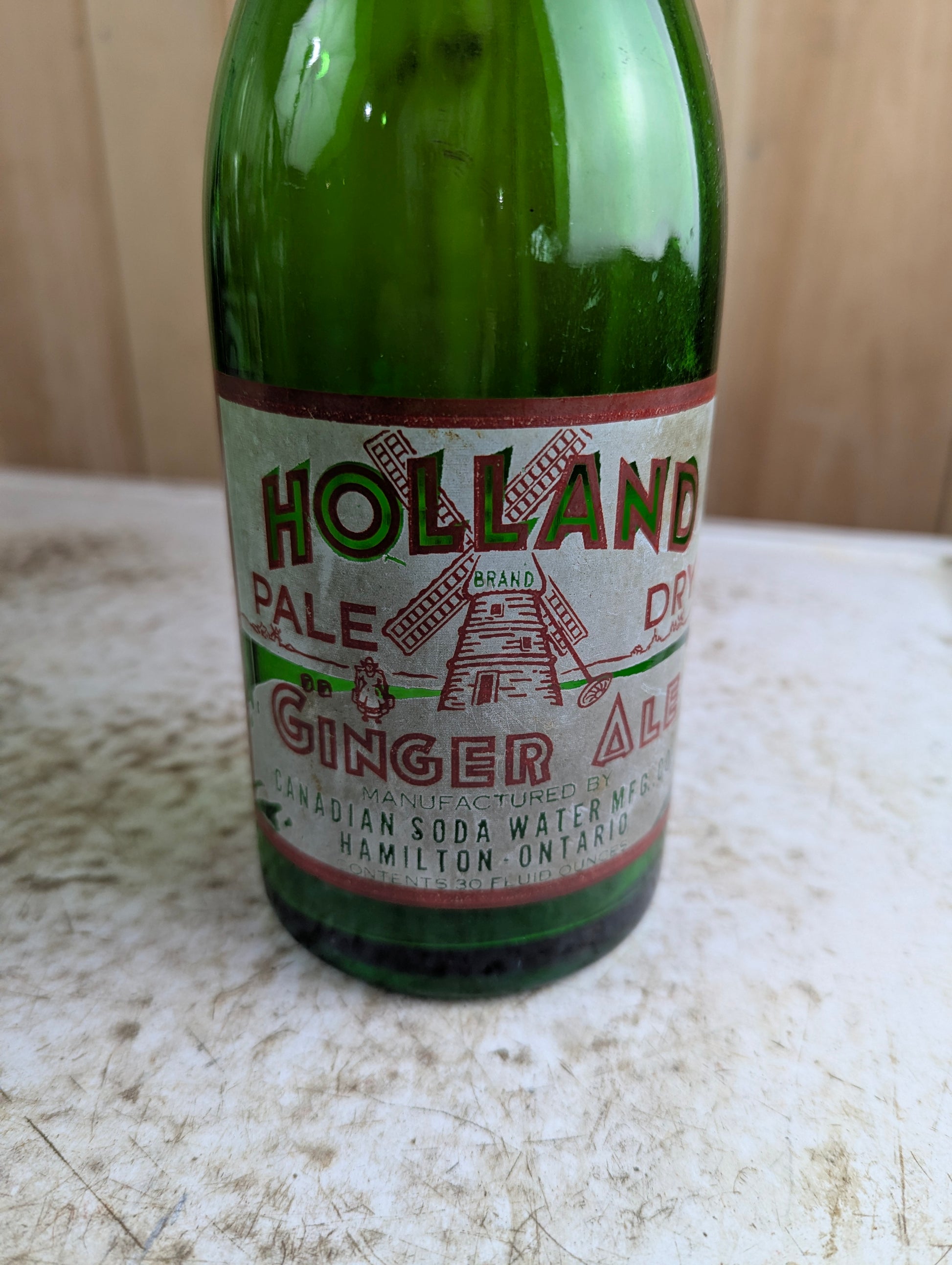 Vintage 30oz Holland Pale Dry Ginger Ale Hamilton Green Glass ACL soda bottle - view 2