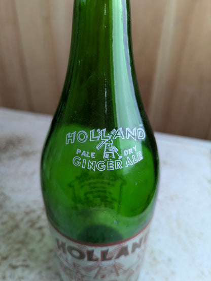 Vintage 30oz Holland Pale Dry Ginger Ale Hamilton Green Glass ACL soda bottle - view 3