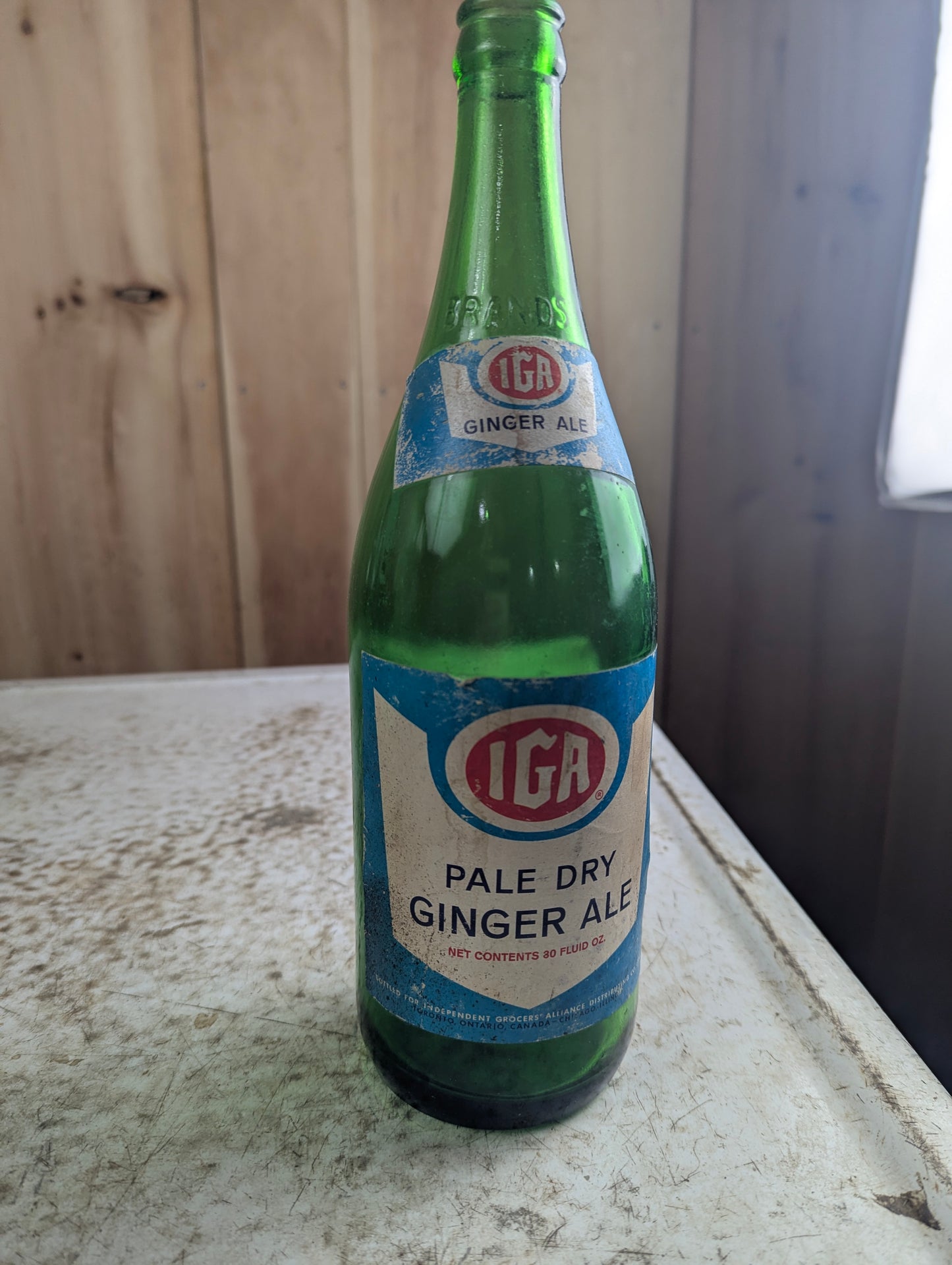 Vintage 30oz IGA  Pale Dry Ginger Ale Green Glass Paper Label Soda Bottle