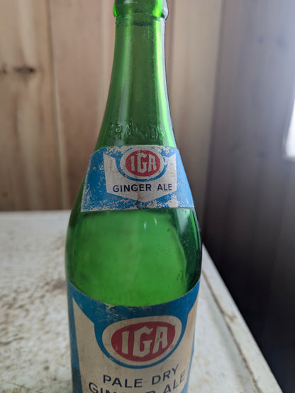 Vintage 30oz IGA  Pale Dry Ginger Ale Green Glass Paper Label Soda Bottle - view 3