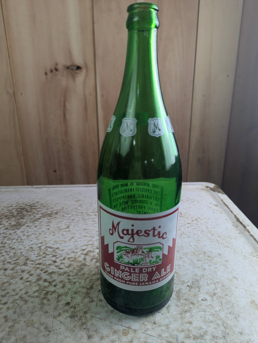 Vintage 30oz Majestic Pale Dry Ginger Ale Green Glass ACL Soda Bottle
