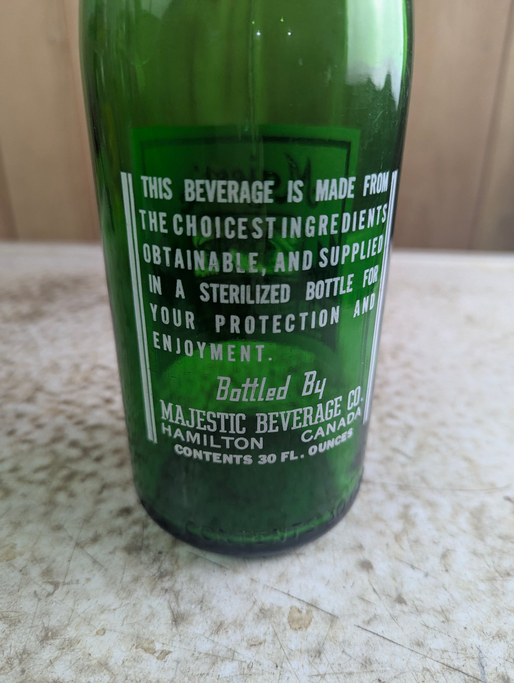 Vintage 30oz Majestic Pale Dry Ginger Ale Green Glass ACL Soda Bottle - view 4