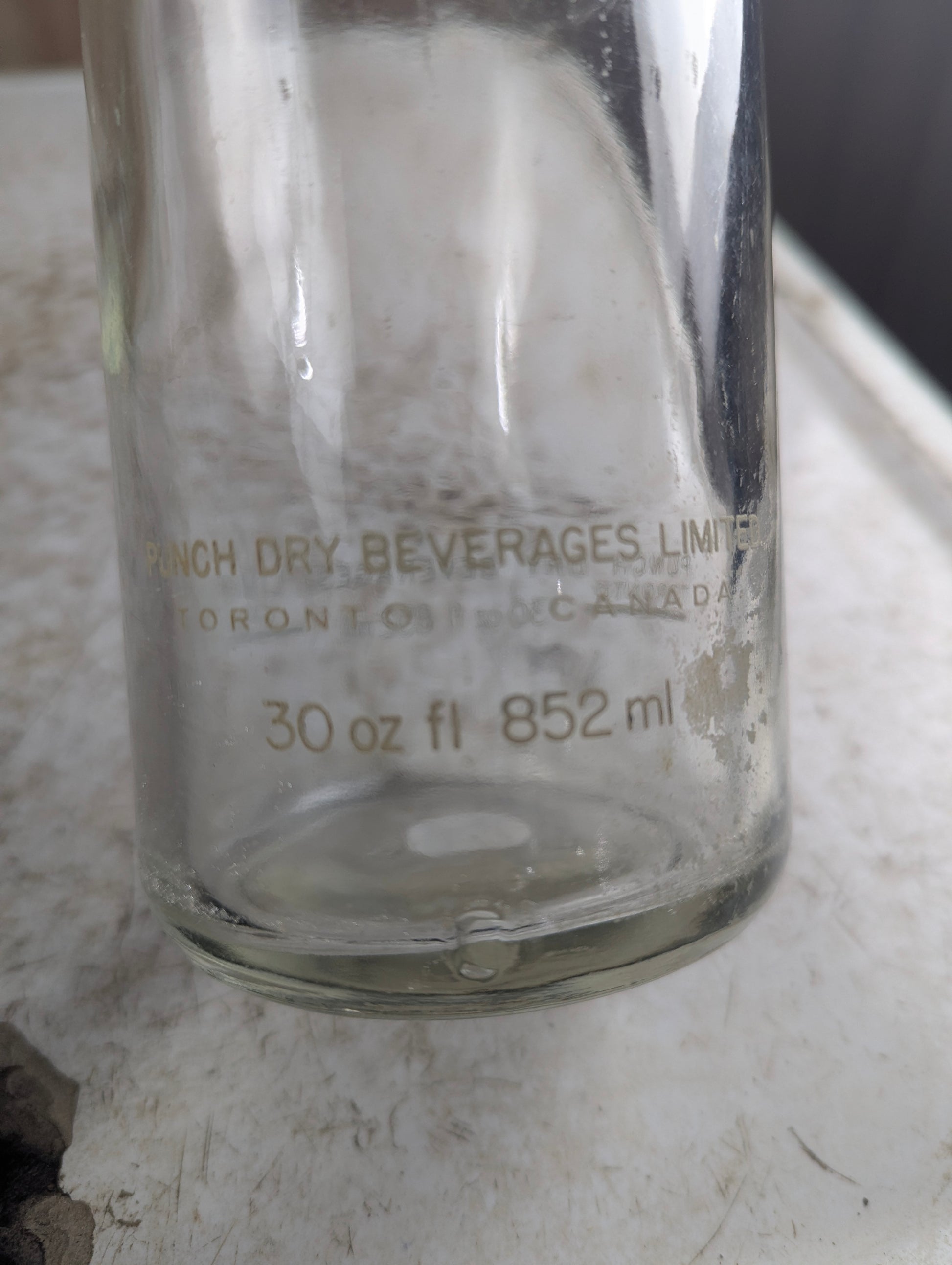 Vintage 30oz Punch Dry Clear Glass ACL Soda Bottle - view 4