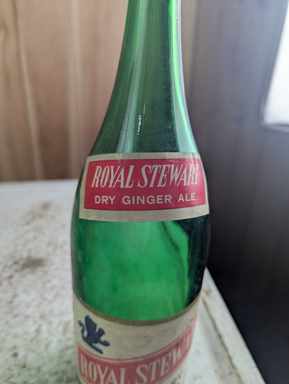Vintage 30oz Royal Stewart Dry Ginger Ale Green Glass Paper Label Soda Bottle - view 2