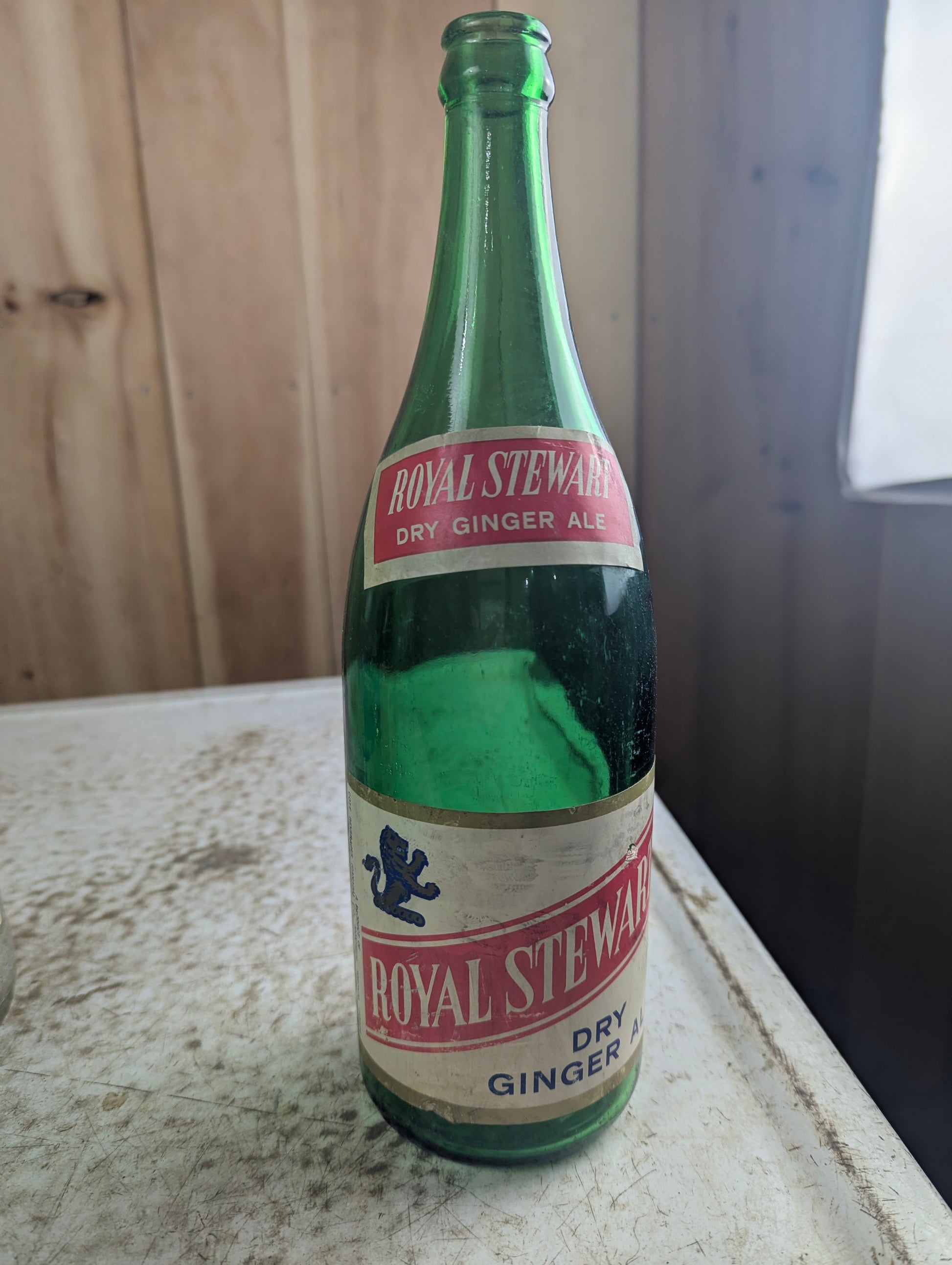Vintage 30oz Royal Stewart Dry Ginger Ale Green Glass Paper Label Soda Bottle - view 4