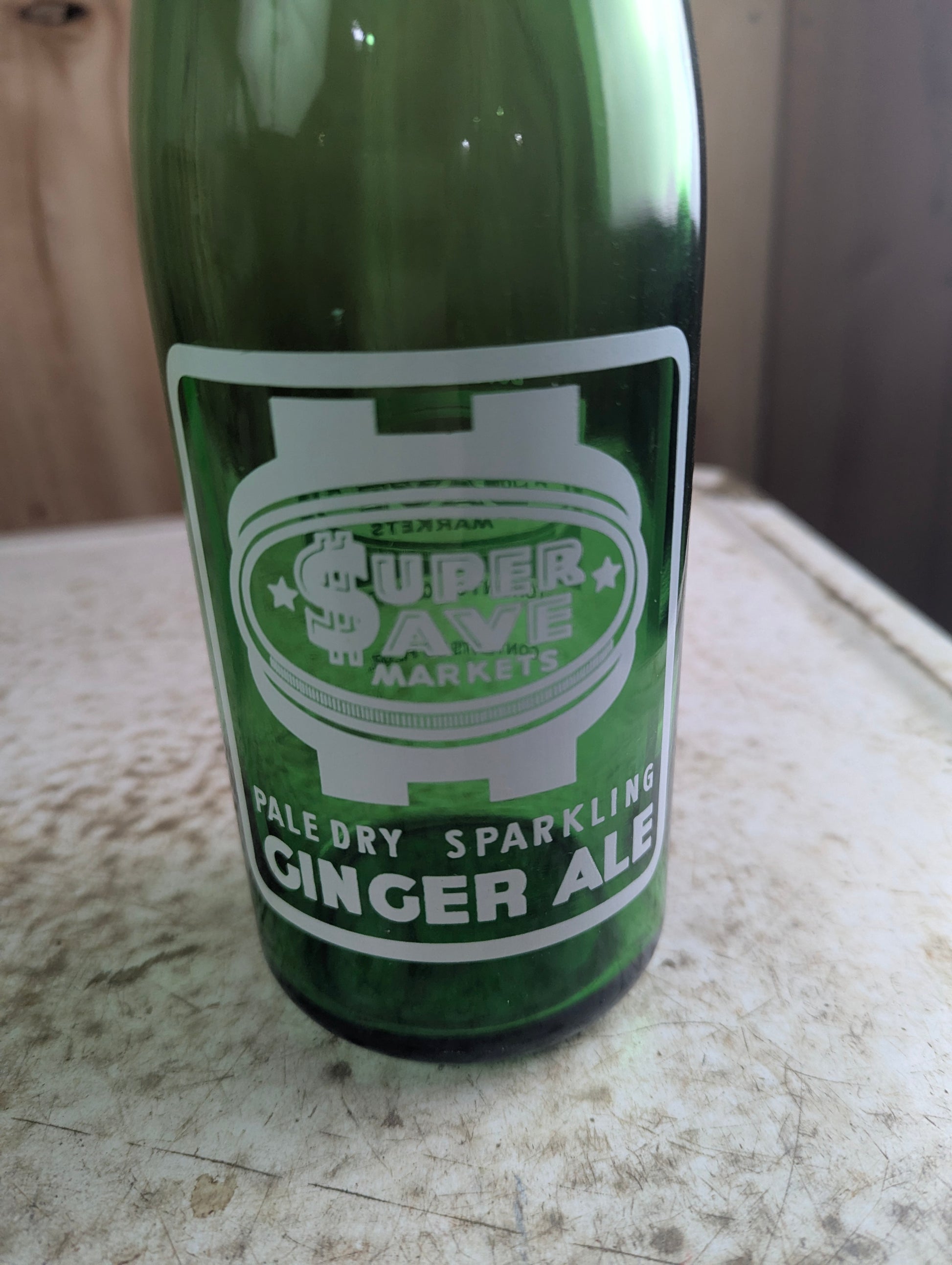 Vintage 30oz Super Save Ginger Ale Western Canada Green Glass ACL Soda Bottle - view 2