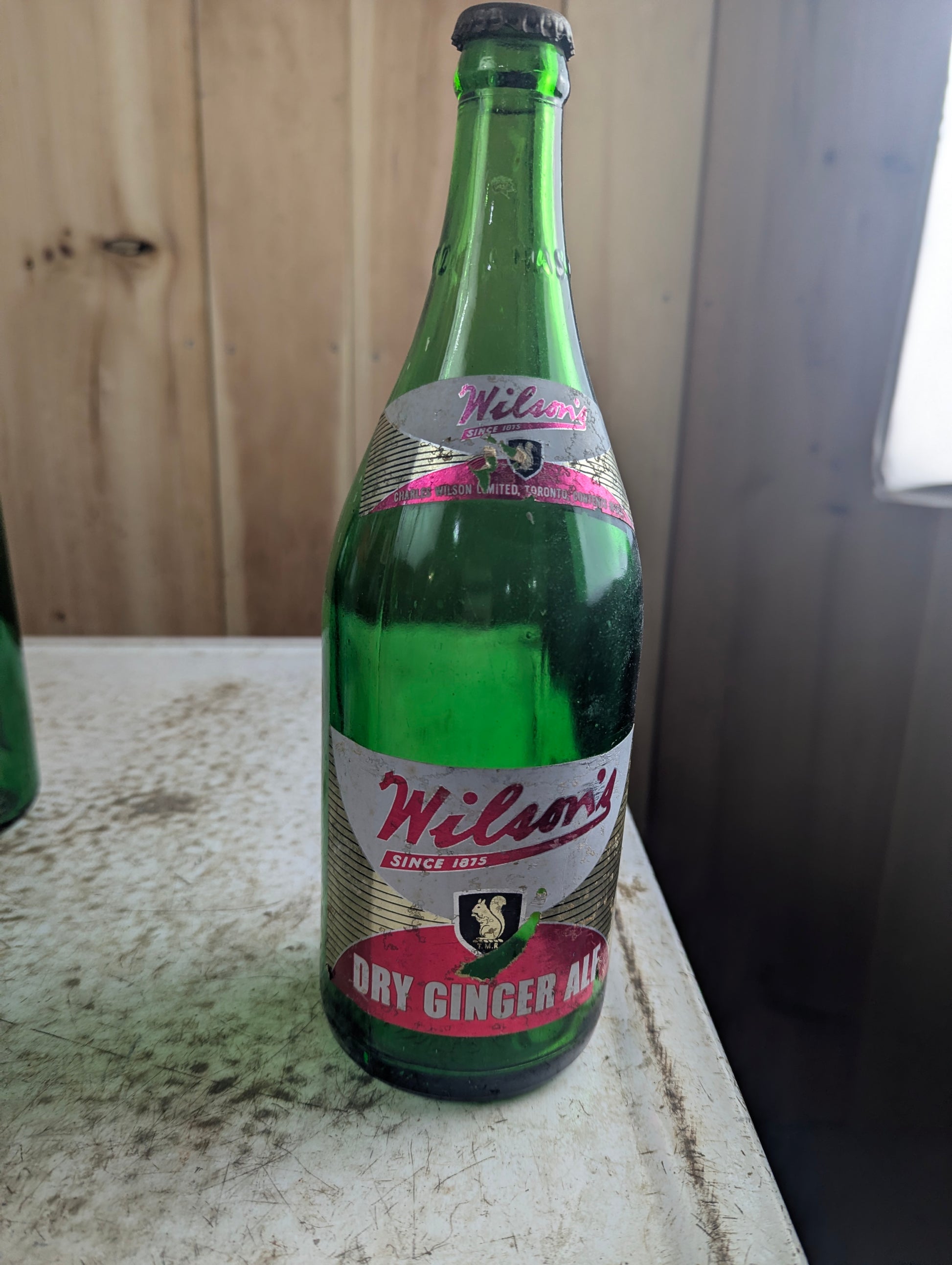Vintage 30oz Wilson's Dry Ginger Ale Green Glass Paper Label Soda Bottle - view 2