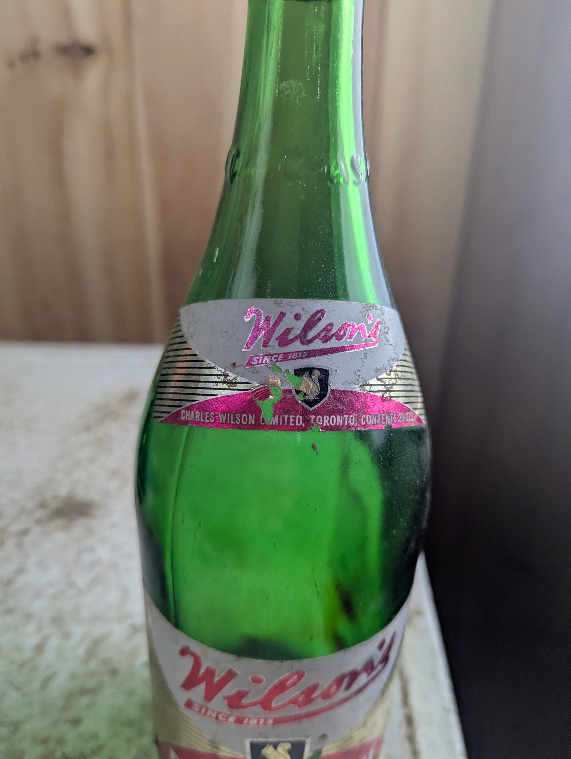 Vintage 30oz Wilson's Dry Ginger Ale Green Glass Paper Label Soda Bottle - view 3