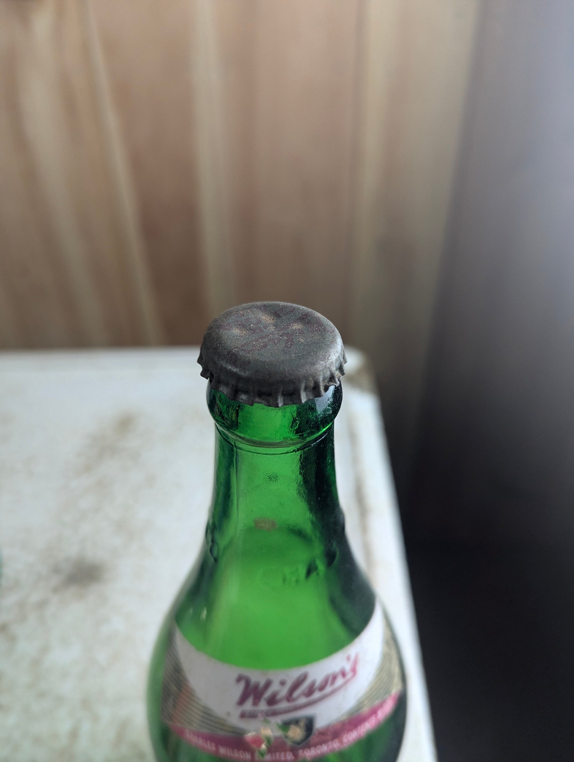 Vintage 30oz Wilson's Dry Ginger Ale Green Glass Paper Label Soda Bottle - view 4