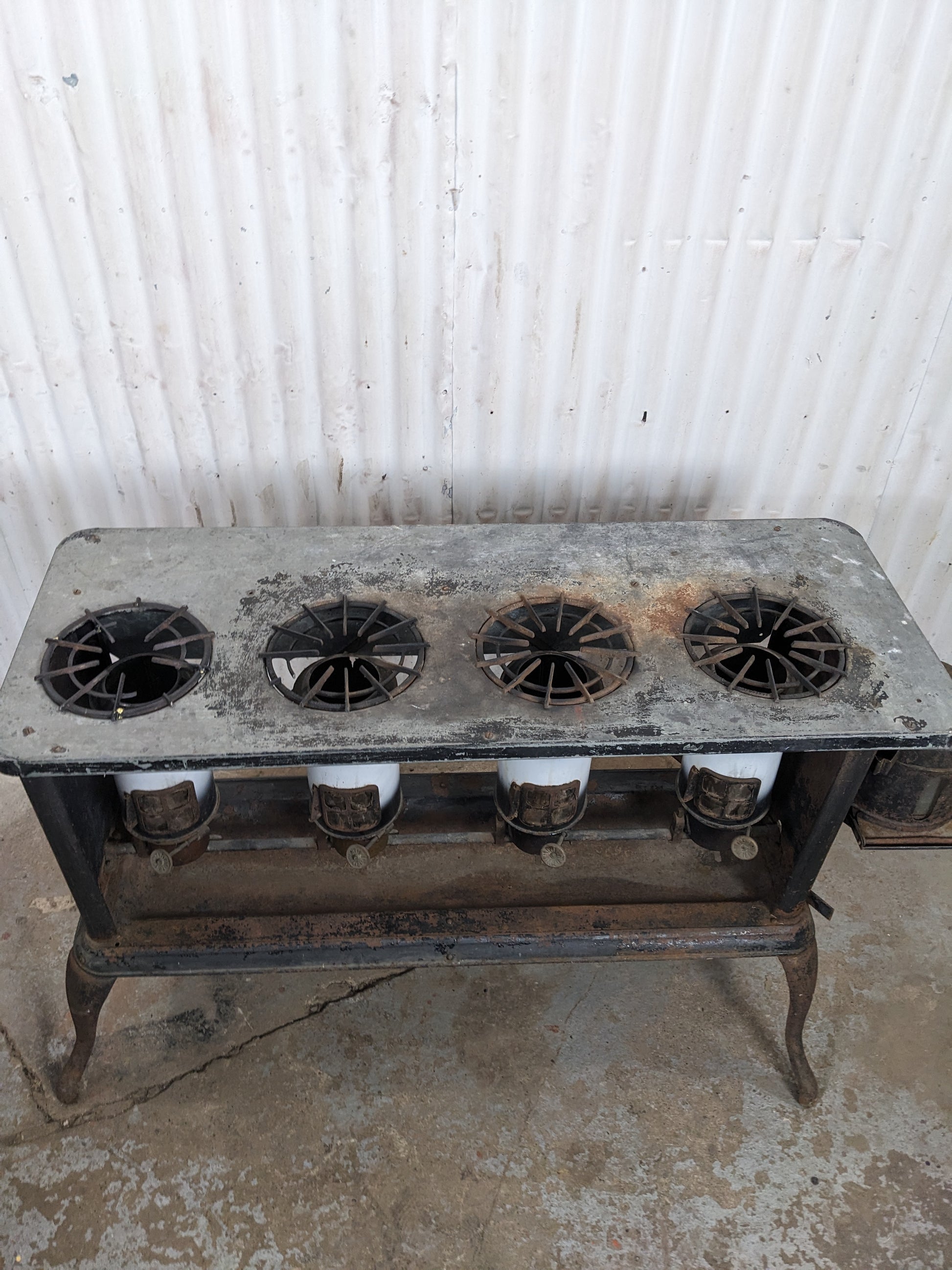 Vintage 4 Burner Kerosene Stove - view 2
