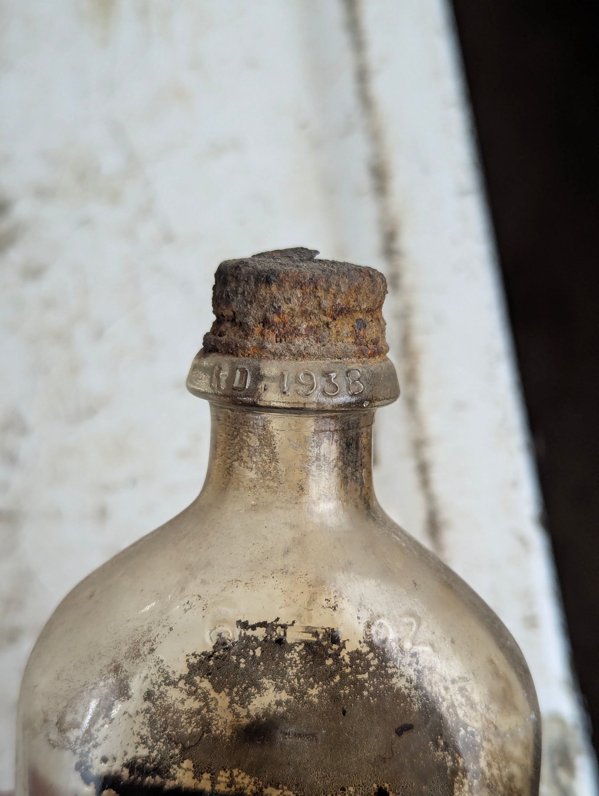 Vintage 6 Fl. Oz. Matheu's Syrup Patent Medicine Glass Bottle - view 3