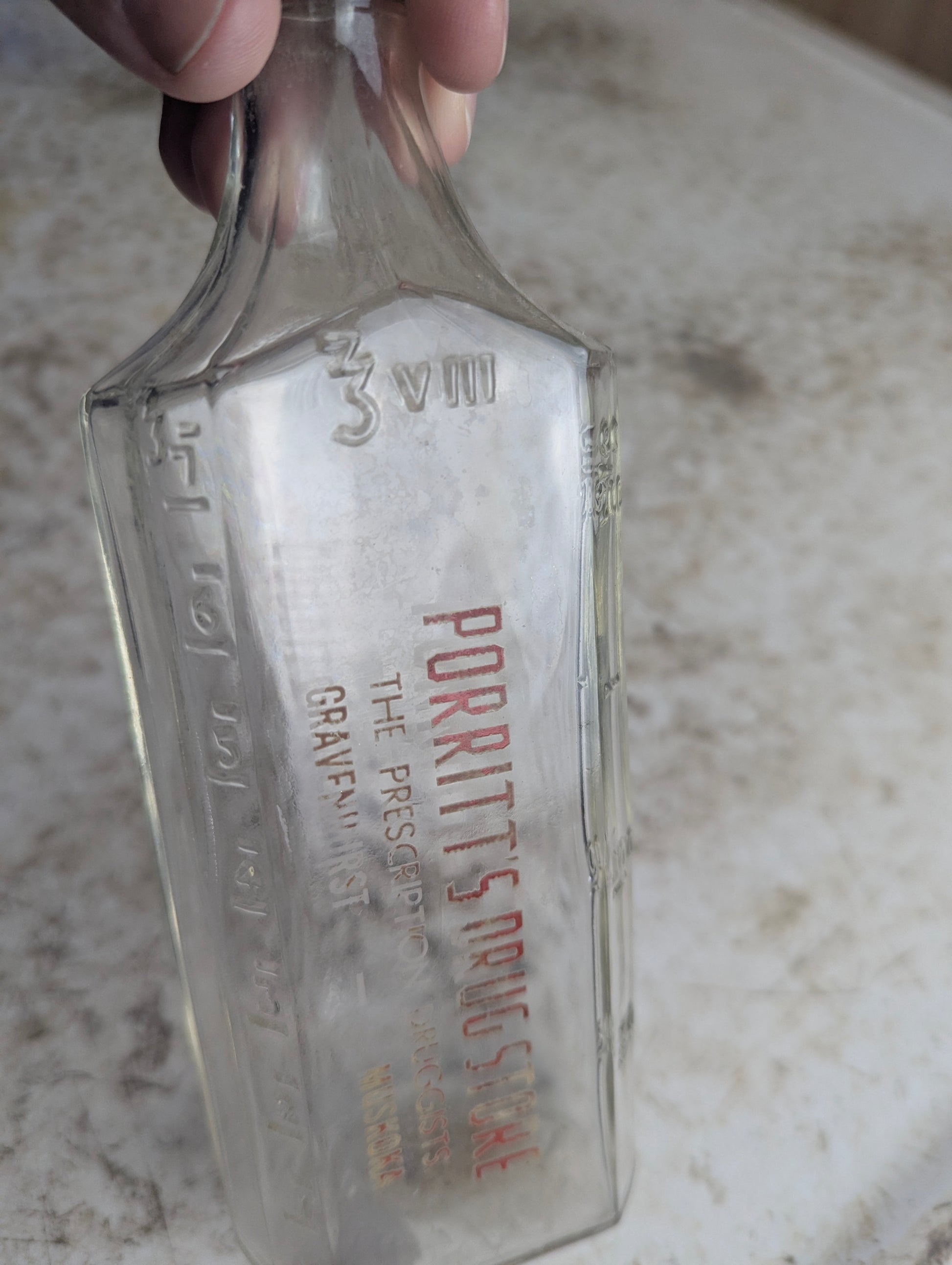 Vintage 8oz Porritt's Drugstore Gravenhurst Apothecary Bottle - view 3