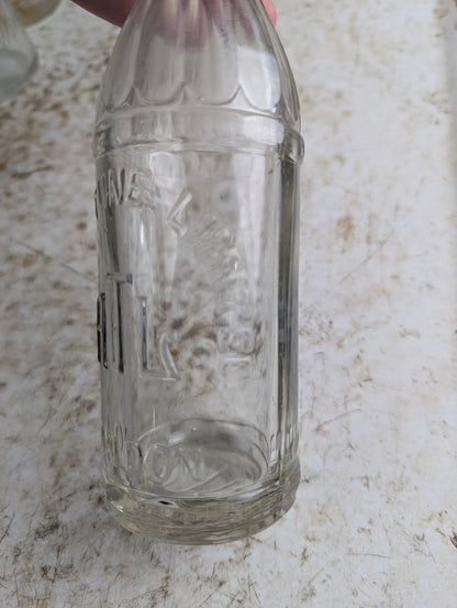 Vintage Alfred Tune Limited London Ontario Embossed Glass 6.5oz Soda Bottle - view 4