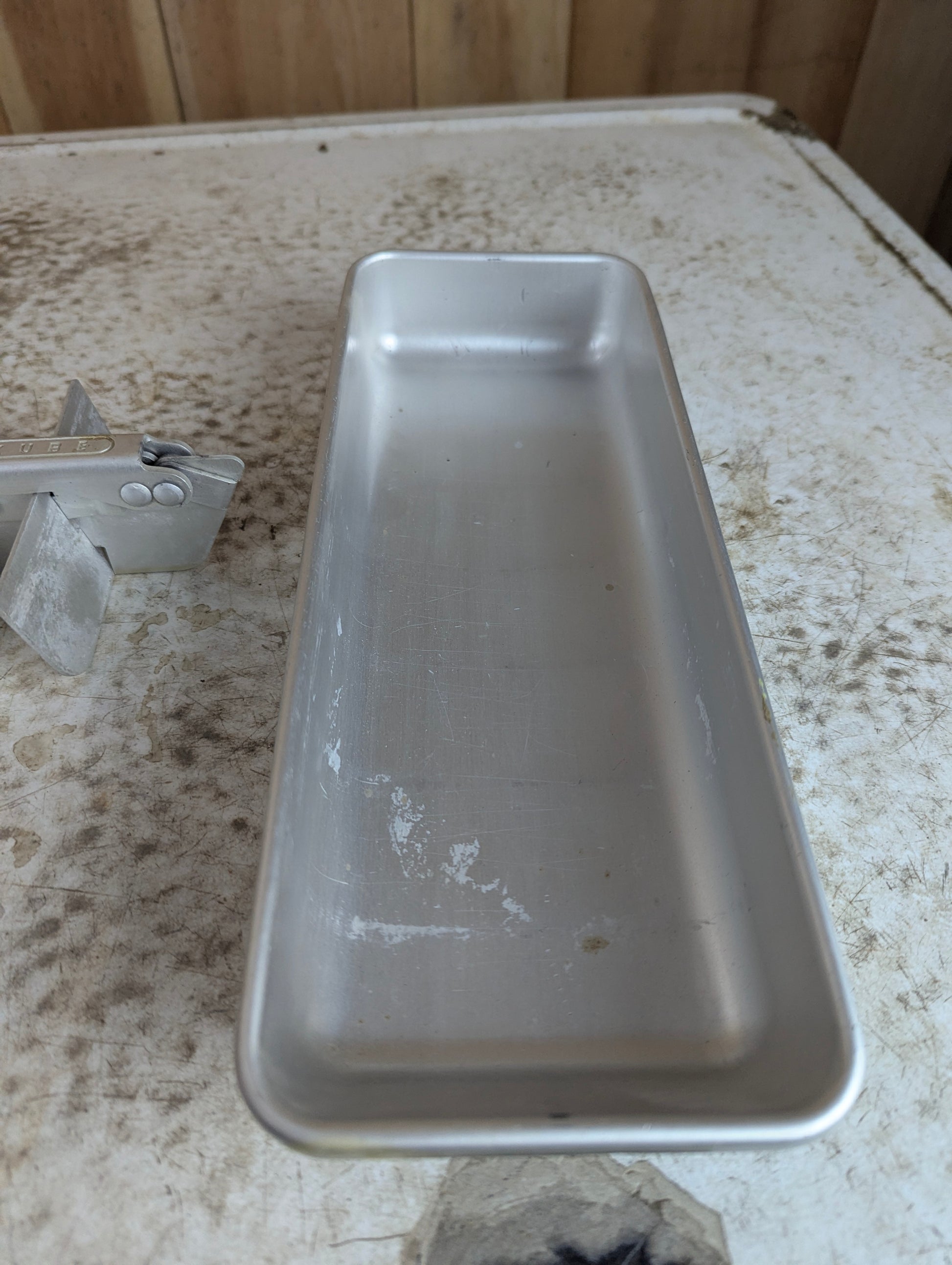 Vintage Aluminum Frigidaire Quickube Ice Cube Tray - view 7
