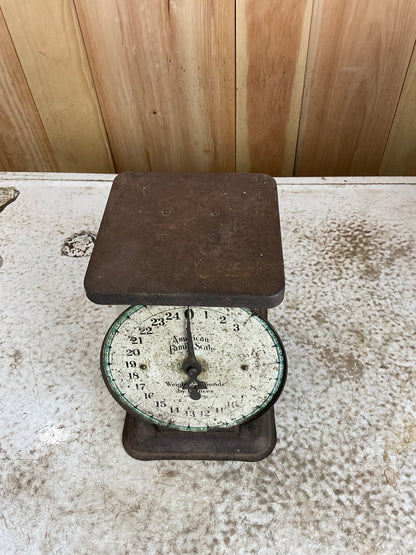 Vintage American Family Scale - view 3