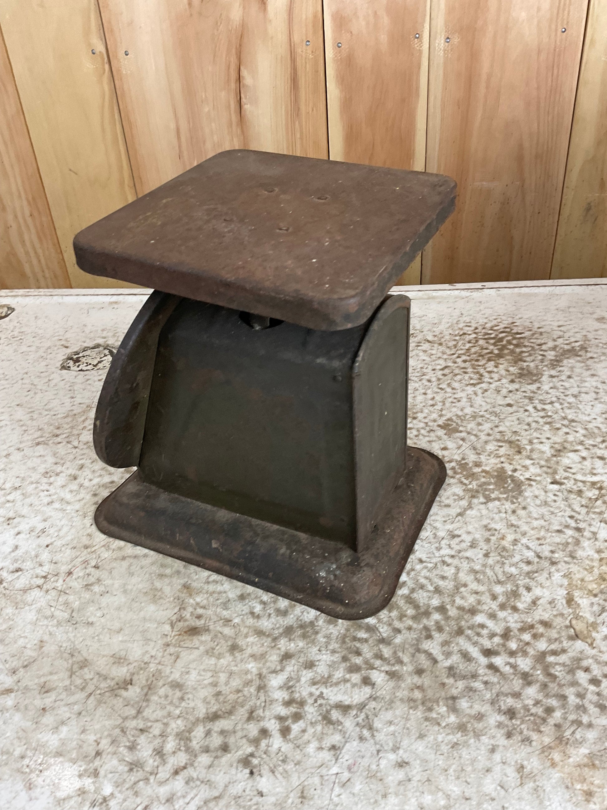 Vintage American Family Scale - view 4