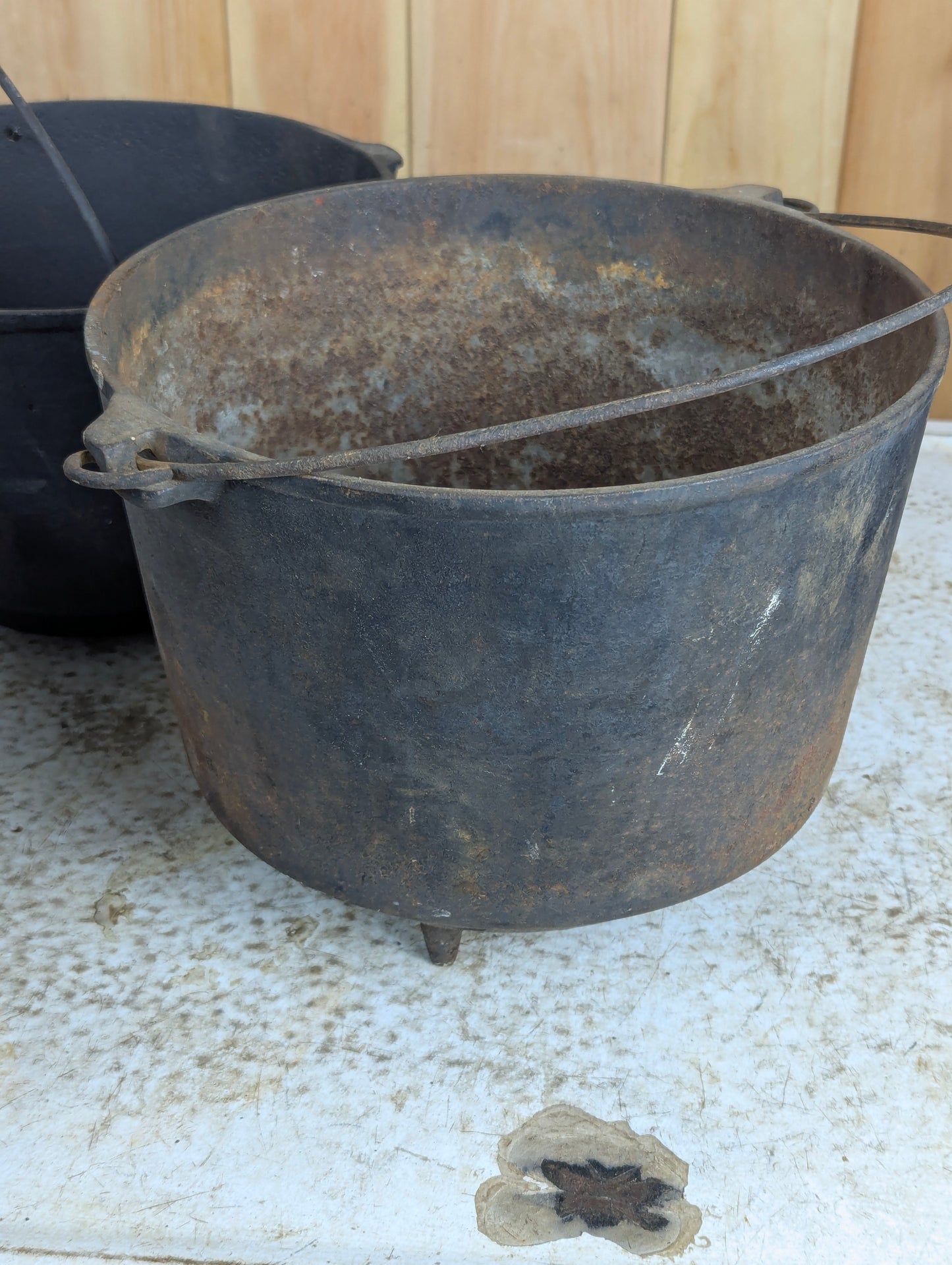 Vintage and Antique Cast Iron Pots - view 3