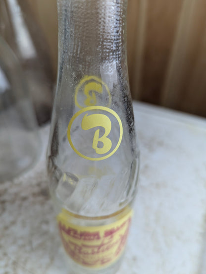Vintage Bastien's Beverages New Liskeard Clear Glass ACL Soda Bottle - view 3
