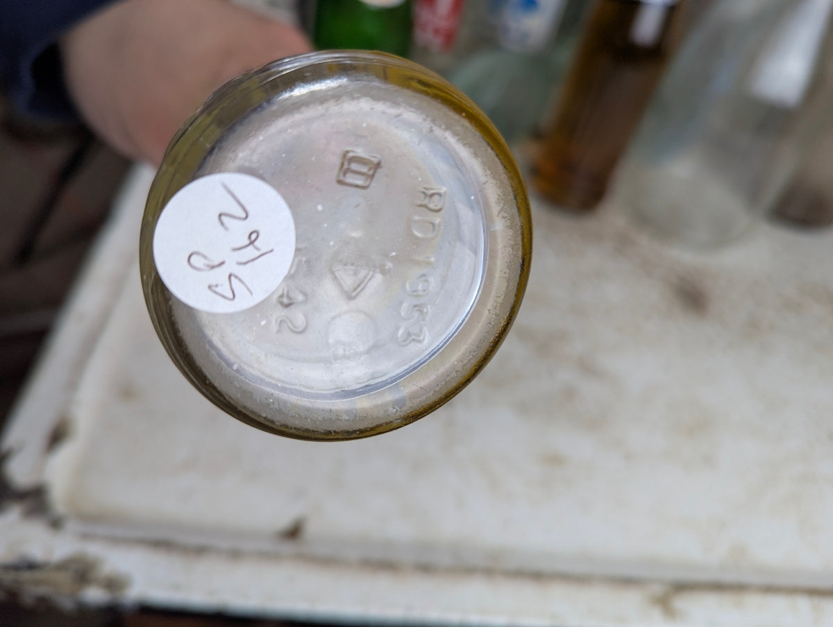 Vintage Bastien's Beverages New Liskeard Clear Glass ACL Soda Bottle - view 5