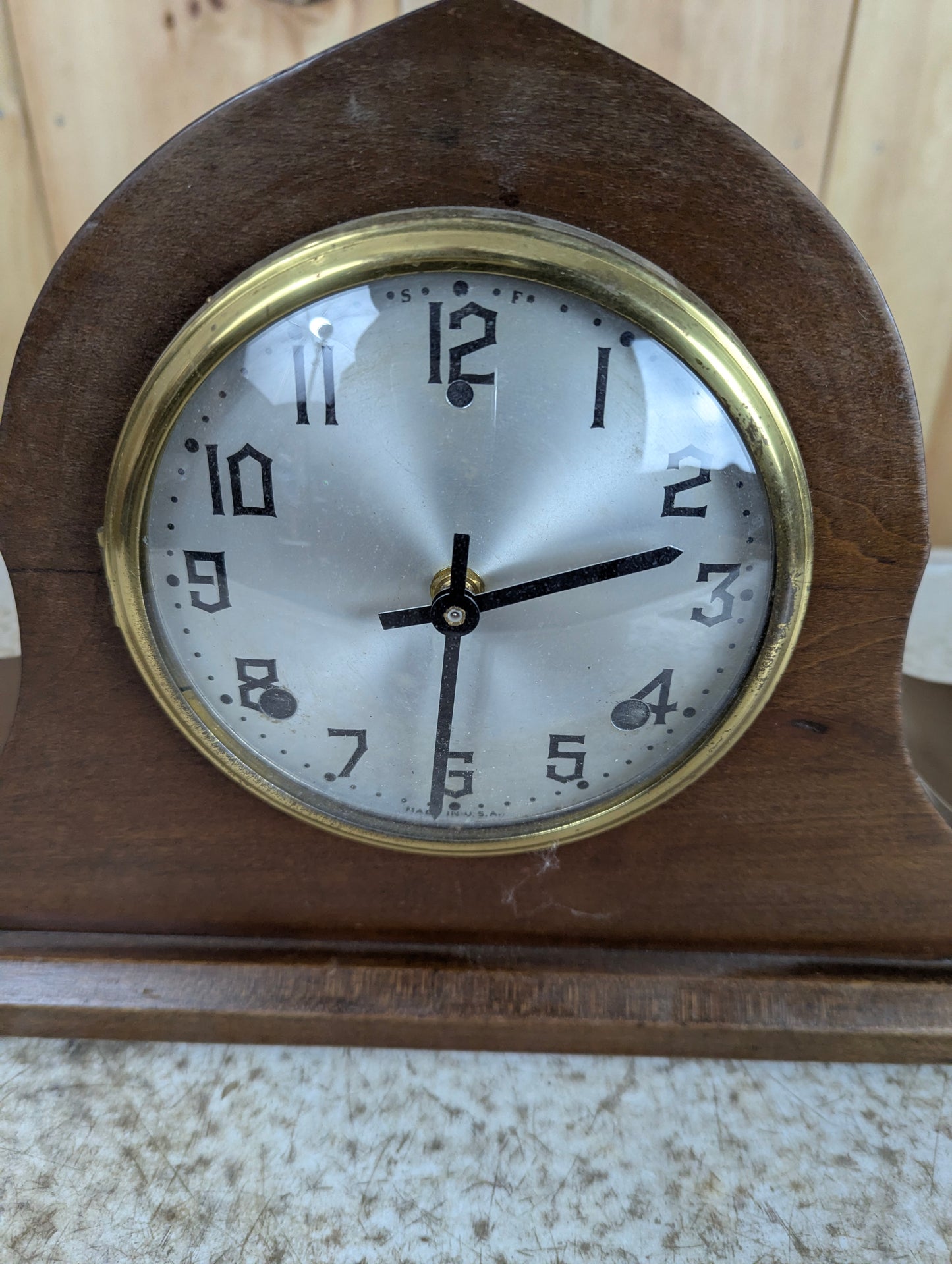 Vintage Battery Operated Mantle Clock - view 2