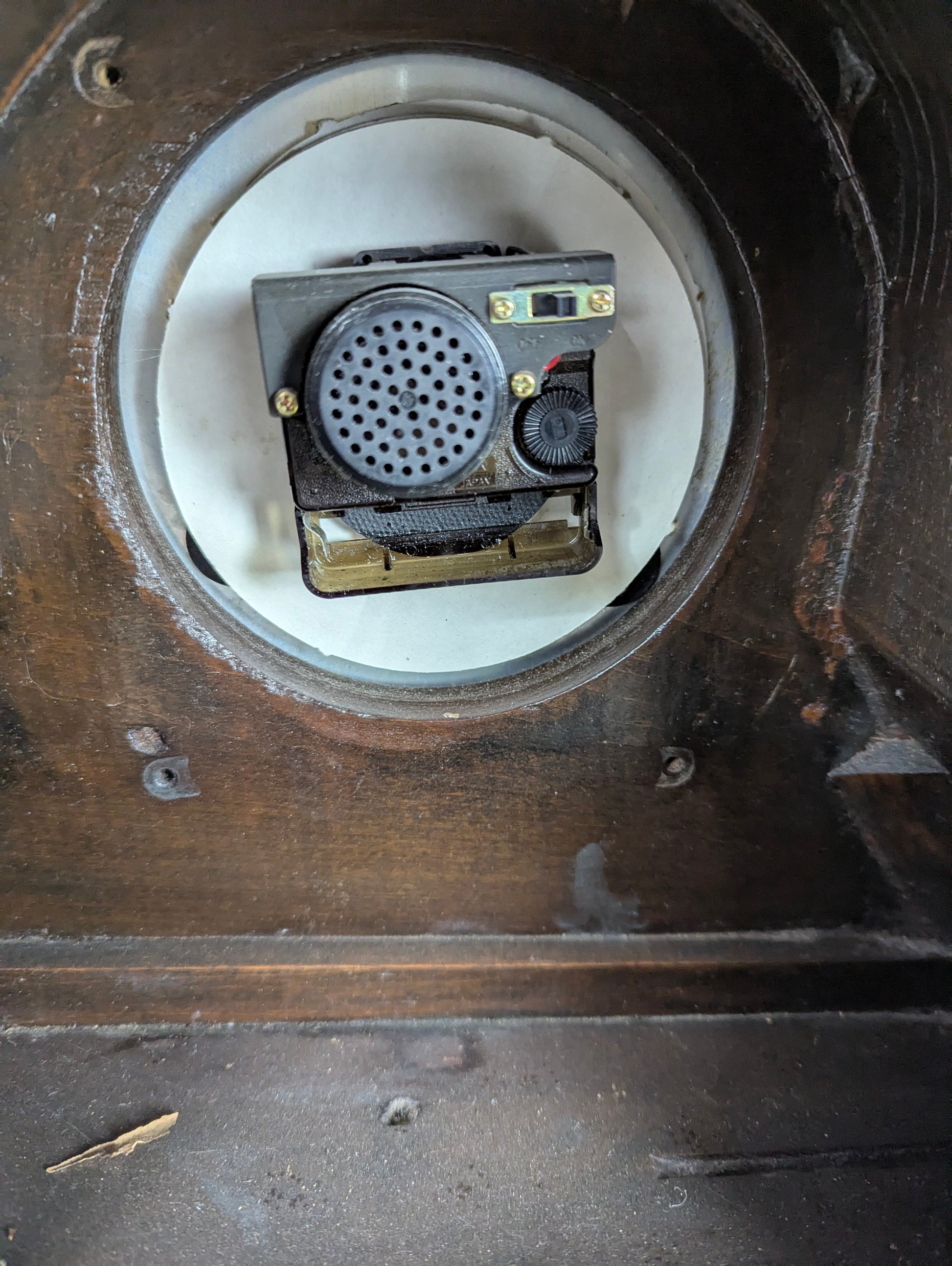 Vintage Battery Operated Mantle Clock - view 5