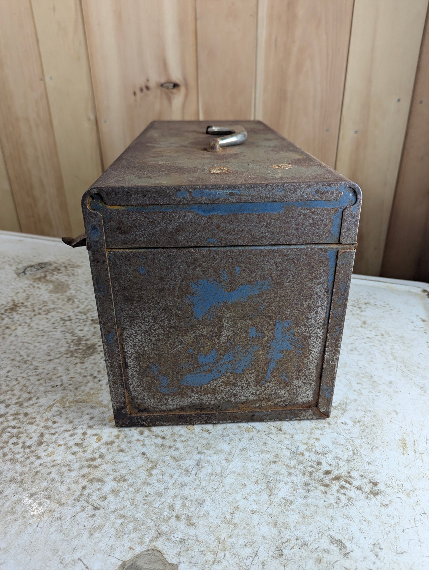 Vintage Beach Metal Tool Box - view 4