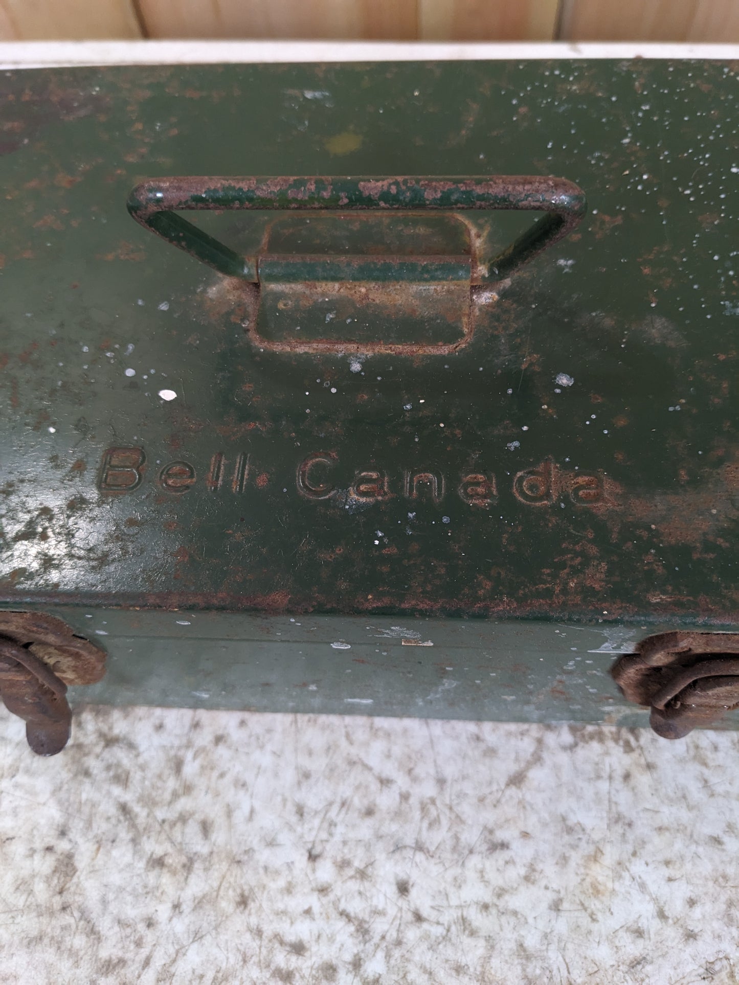 Vintage Bell Canada Metal Box - view 2