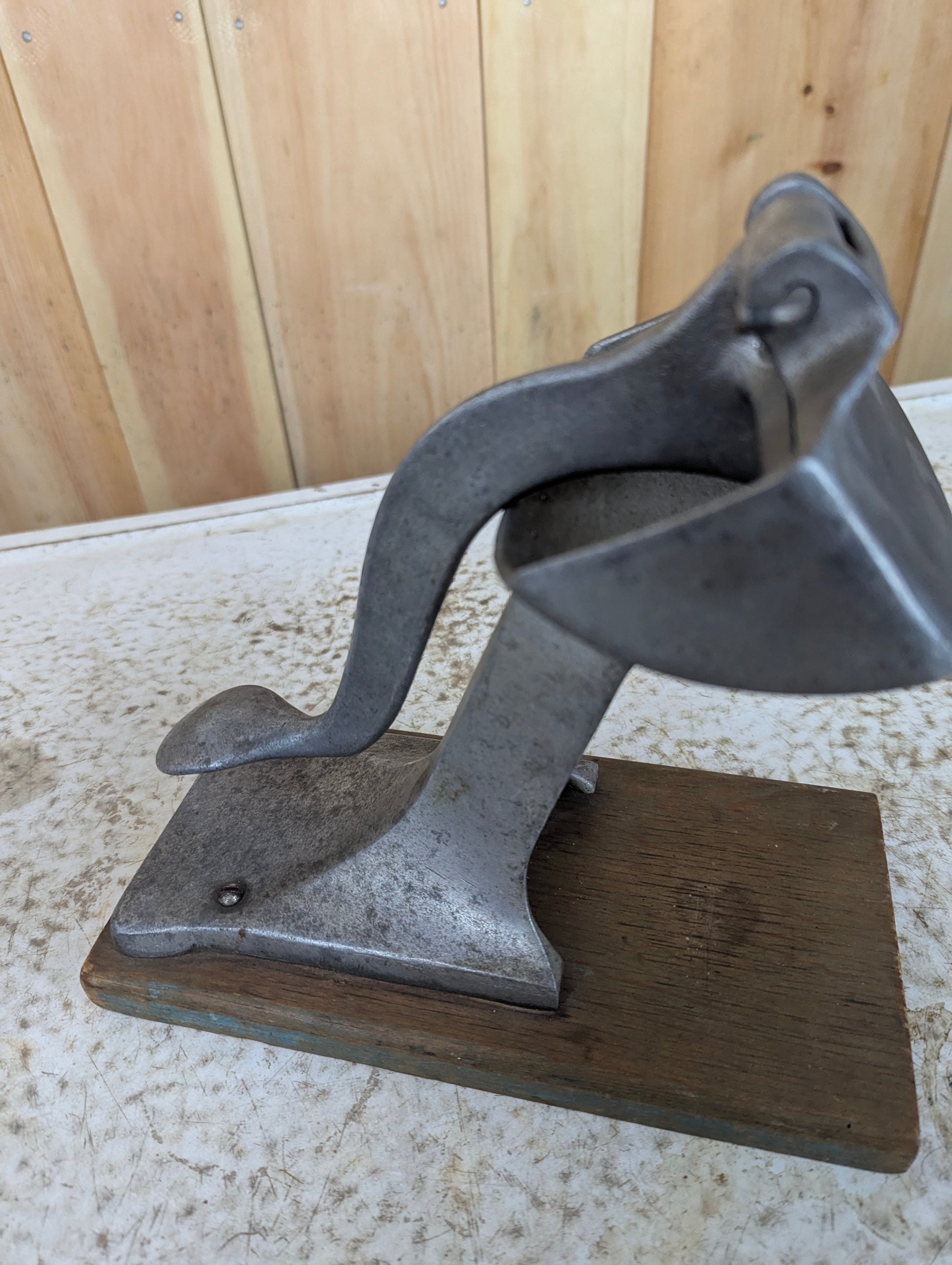Vintage Cast Aluminum Hand Press Juicer - view 10