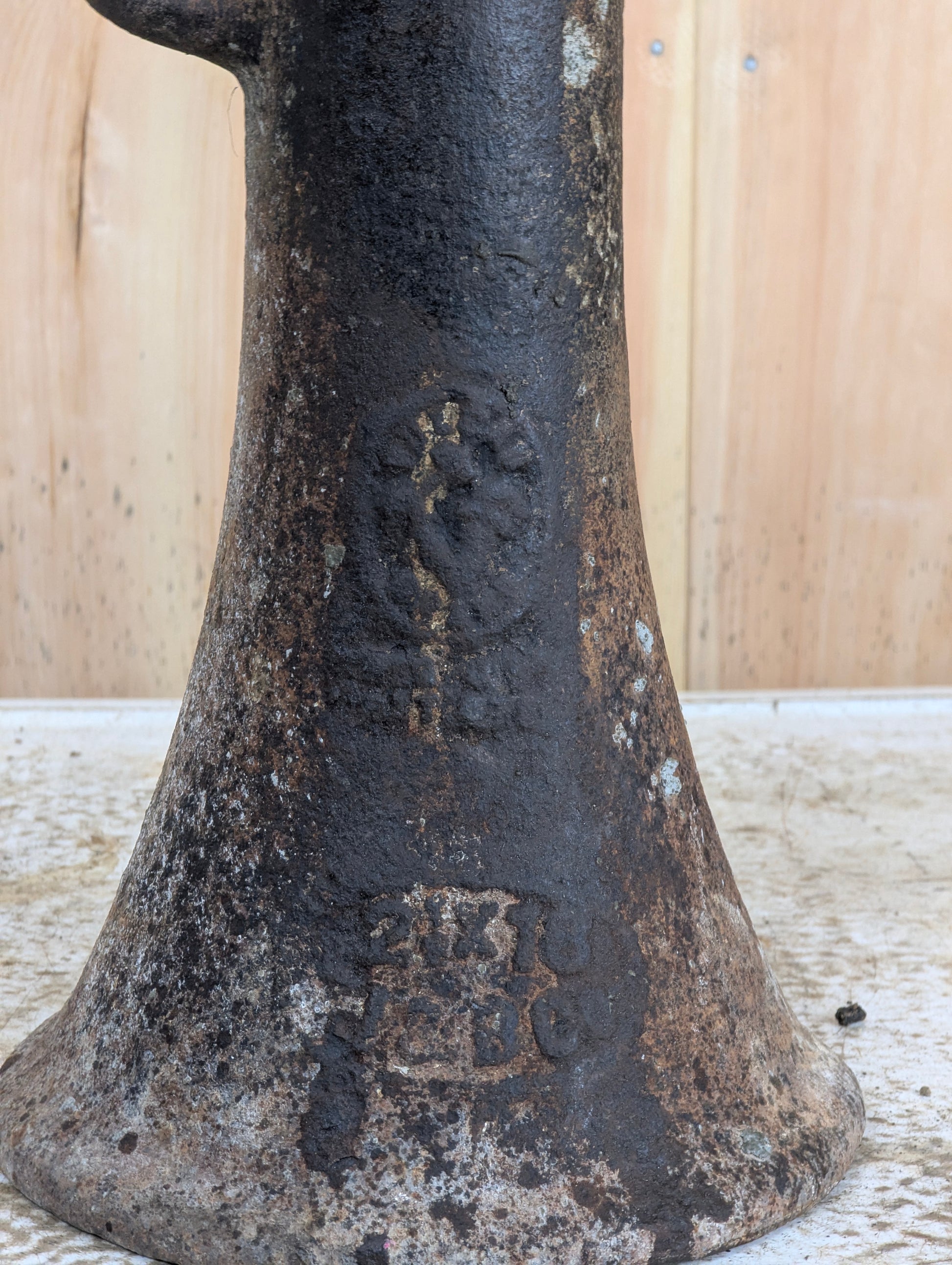 Vintage Cast Iron 2x18 Barn Screw Jack - view 2