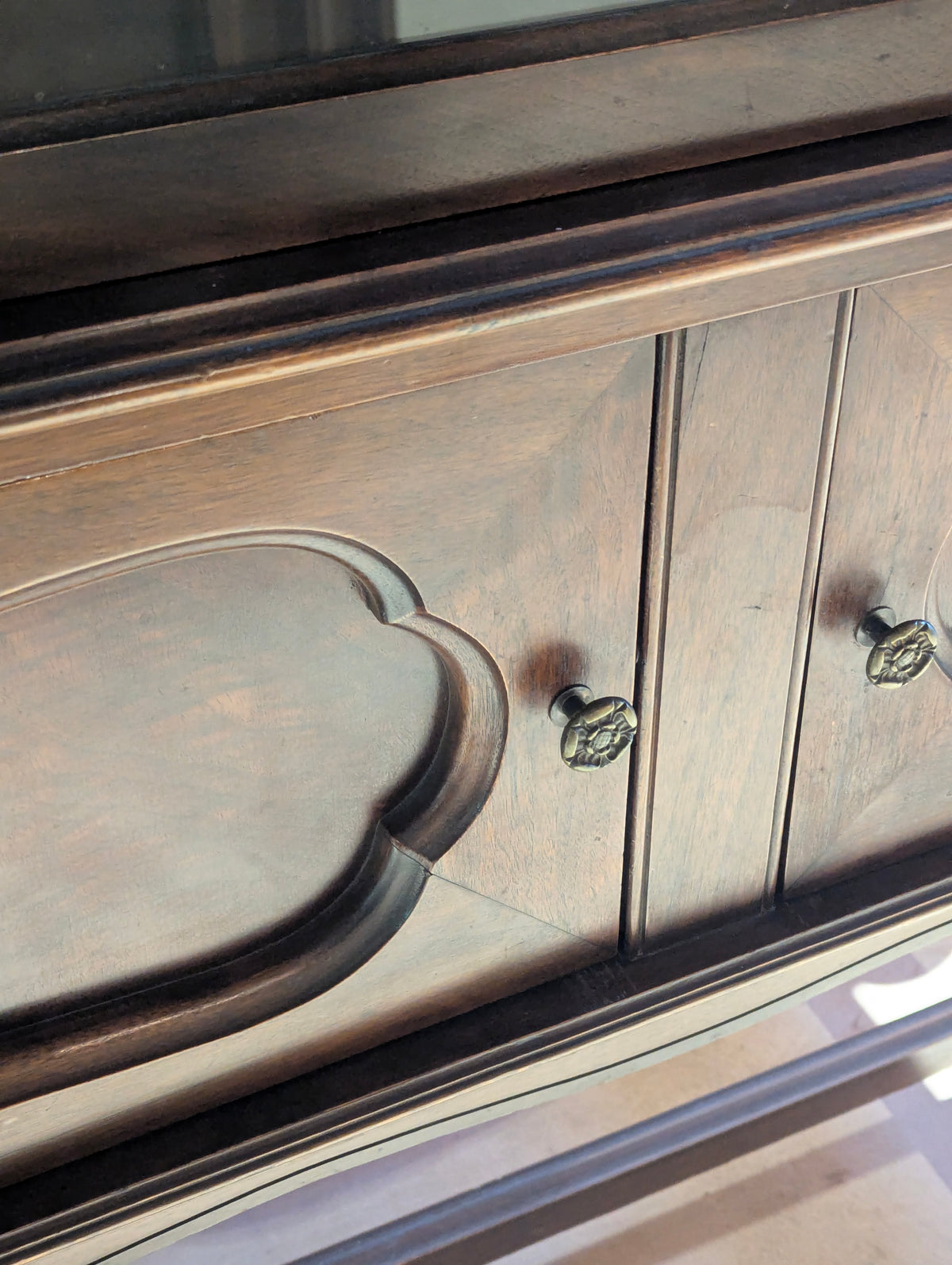 Vintage China Cabinet - view 4