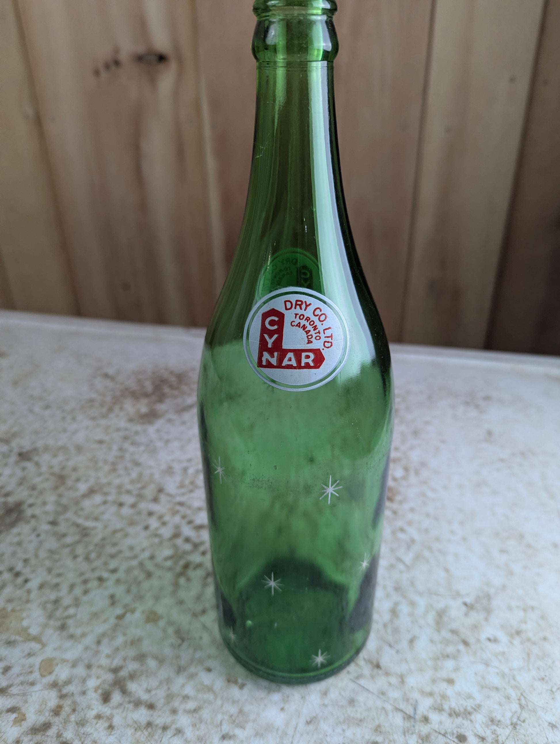 Vintage Cynar Dry Co. LTD Toronto Green Glass 30 oz Soda Bottle - view 2