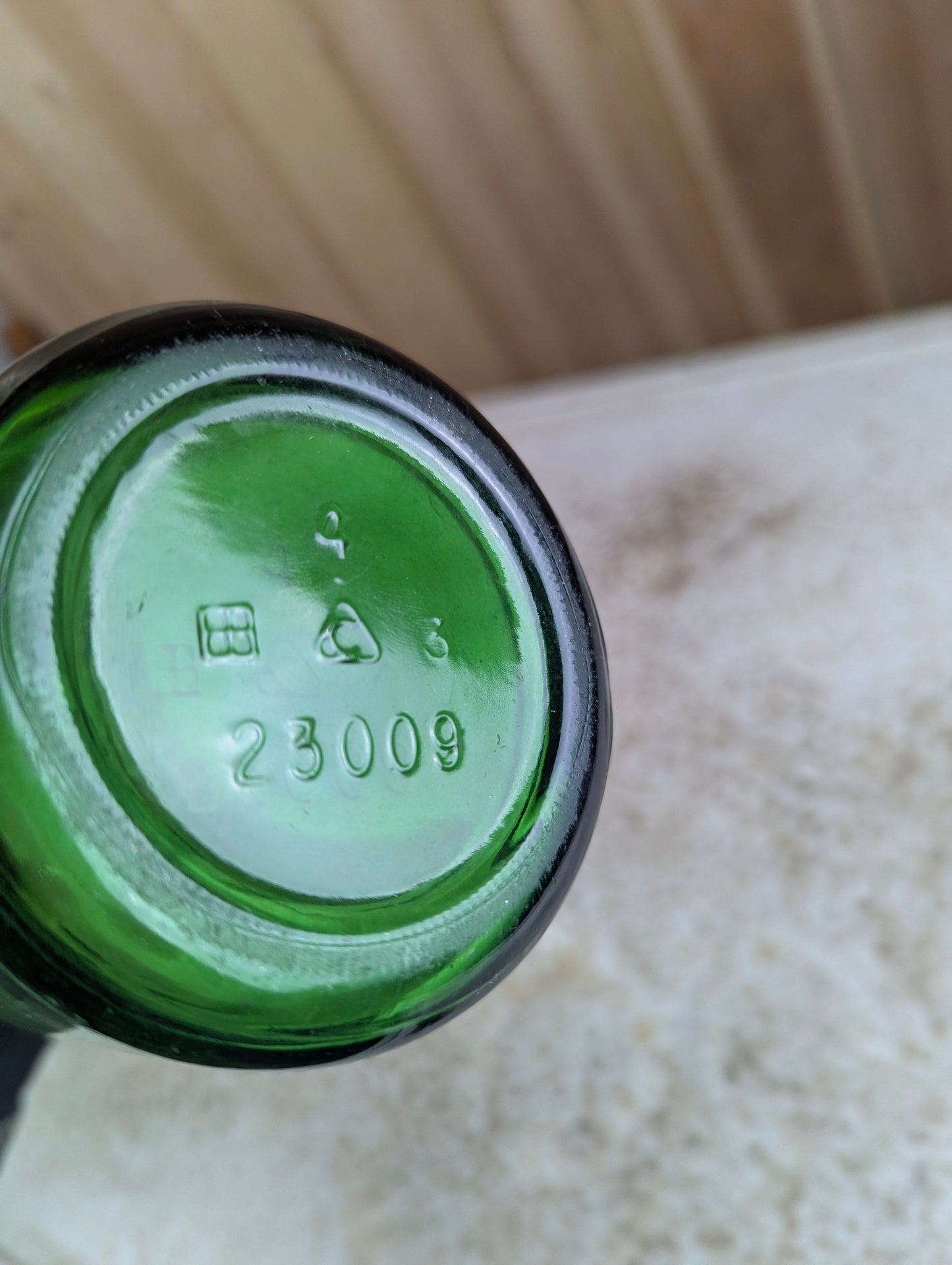 Vintage Cynar Dry Co. LTD Toronto Green Glass 30 oz Soda Bottle - view 3