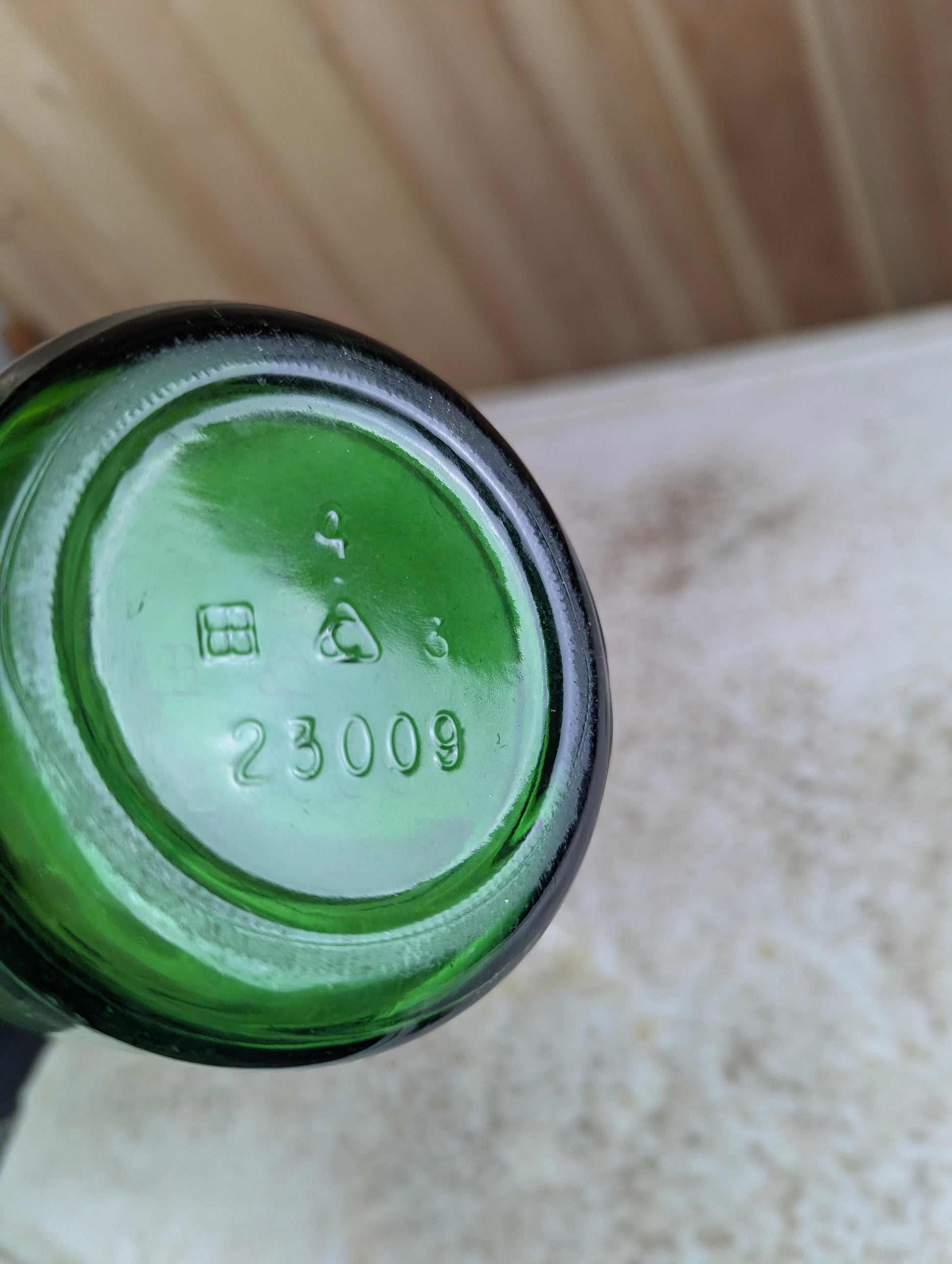 Vintage Cynar Dry Co. LTD Toronto Green Glass 30 oz Soda Bottle - view 3