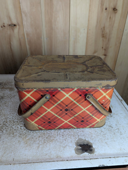 Vintage GSW Tin Picnic Basket