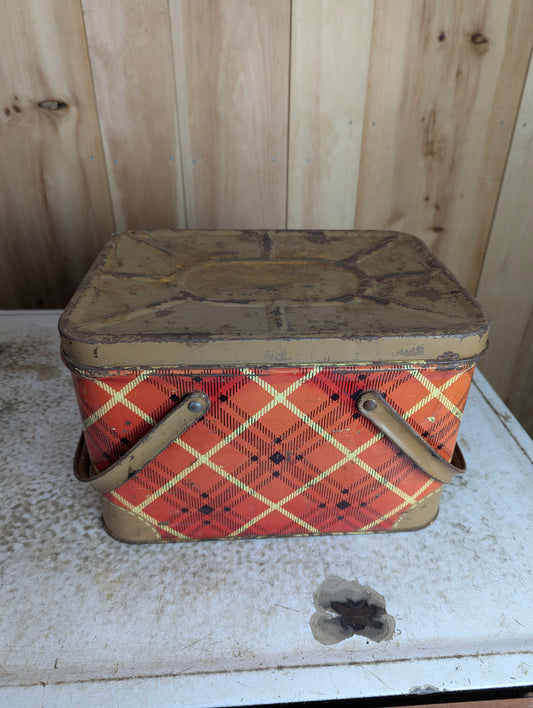 Vintage GSW Tin Picnic Basket