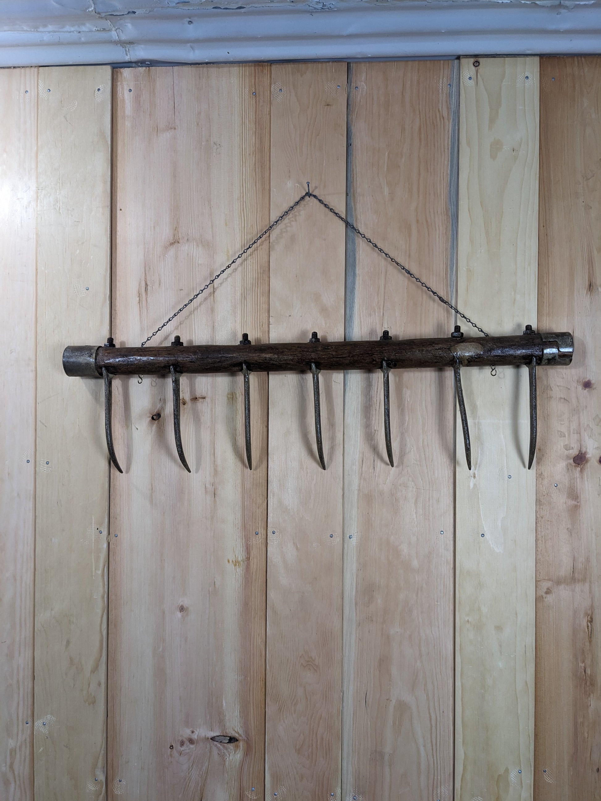 Vintage Harrow Wall Feature