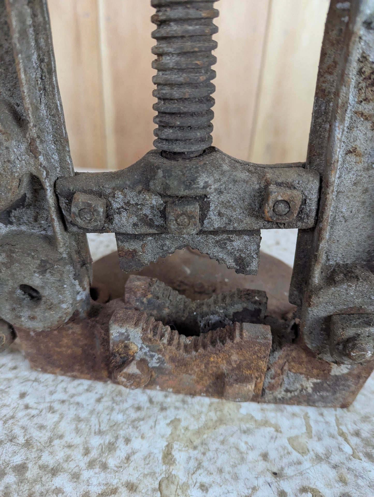 Vintage Hollands Pipe Vise - view 2